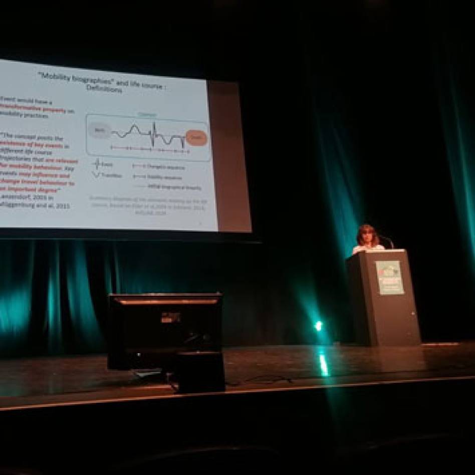 Julia-Pearl Aveline is defending her PhD thesis on March the 30th 